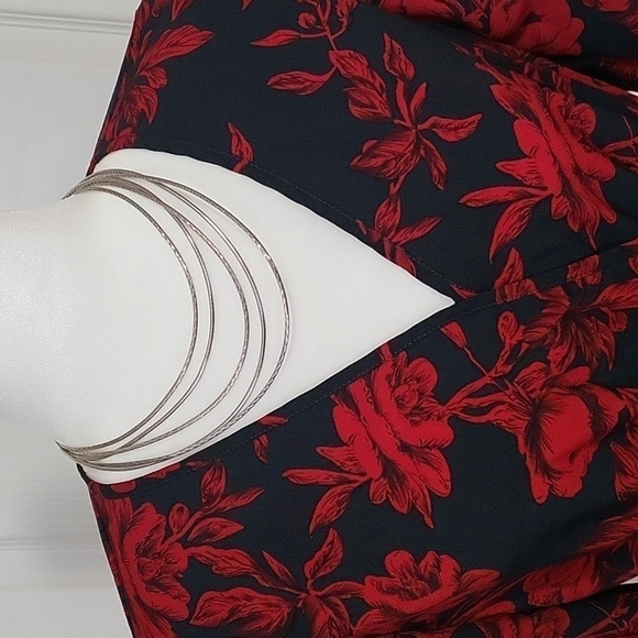 UGUEST Red & Black V-Neck Floral Faux Wrap Tie Dress - Size S - Picture 4 of 8